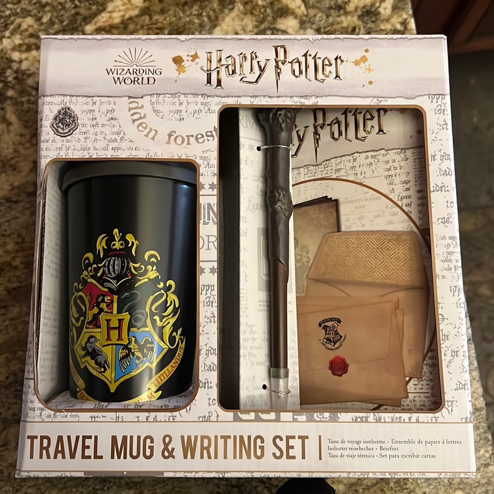 Harry Potter Travel Mug & writing set. Brand new!
